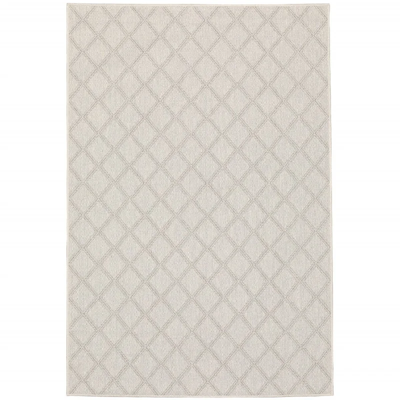 10' X 13' Geometric Stain Resistant Indoor & Outdoor Area Rug - Gray / Ivory