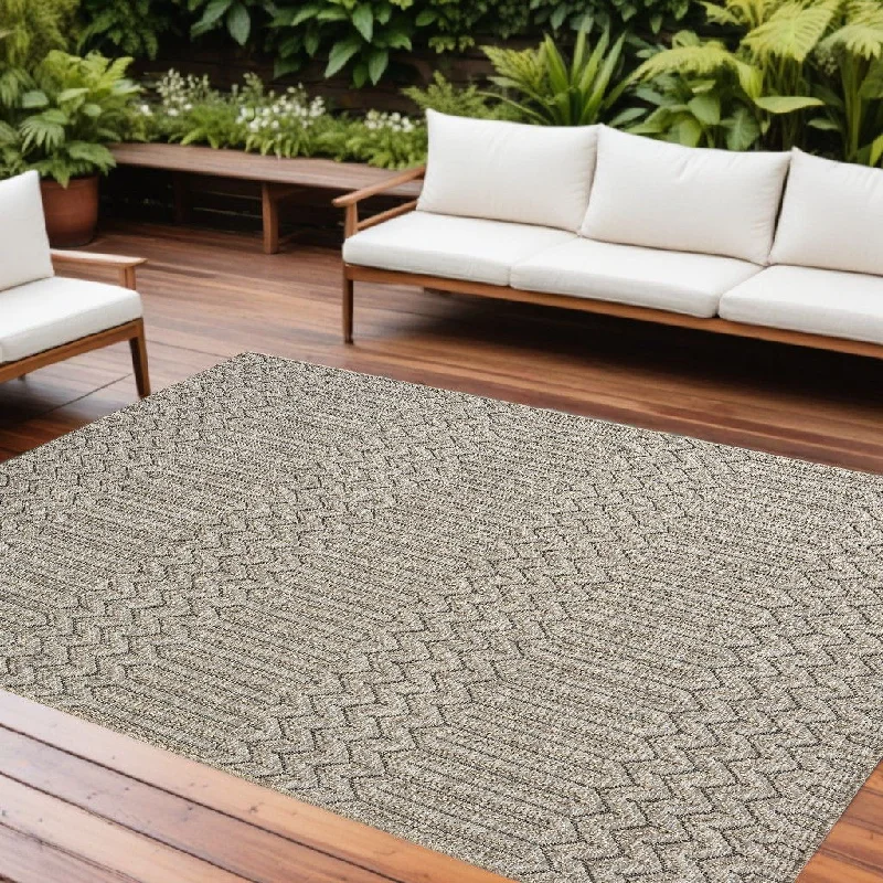 8' X 10' Chevron Handmade Indoor / Outdoor Area Rug - Gray