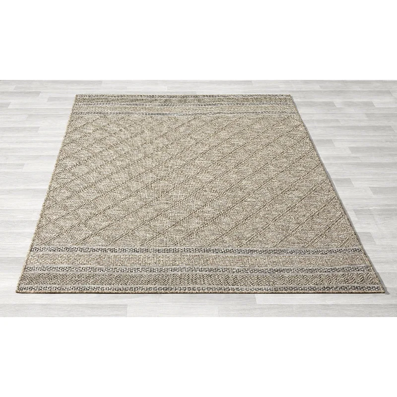 8' X 10' Geometric Handmade Outdoor / Indoor Area Rug - Gray