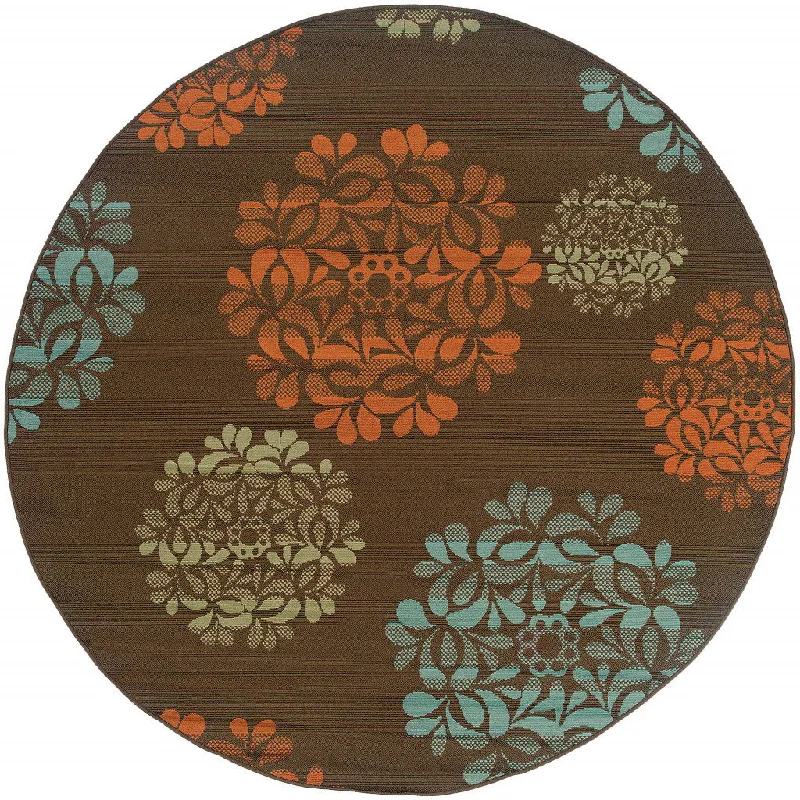 8' X 8' Round Floral Stain Resistant Indoor / Outdoor Area Rug - Brown