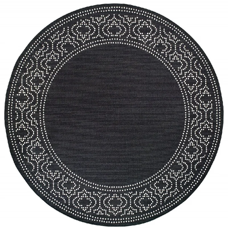 8' X 8' Round Stain Resistant Indoor / Outdoor Area Rug - Black / Ivory