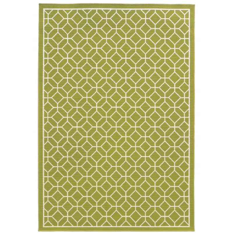 9' X 13' Geometric Stain Resistant Outdoor & Indoor Area Rug - Green / Ivory